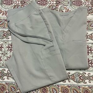 Mandala v neck top medium and slim straight leg pants size small petite